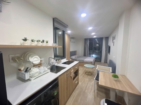 Cho thuê căn hộ 1 phòng ngủ siêu xinh gần chợ Bến Thành Phố đi bộ Nguyễn Huệ Quận 1