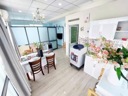 Siêu Phẩm 1 Phòng Ngủ Ban Công 40m2 Có Thang Máy Đầy Đủ Nội Thất Tại 52 Cù Lao Quận Phú Nhuận