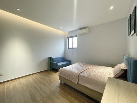 Cho thuê căn hộ 1 phòng ngủ toà nhà sang sịn mịn có hồ cá Koi ngay Lê Văn Sỹ Quận 3