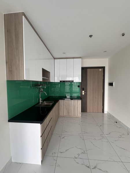 Cho thuê căn hộ 2PN+, nội thất bếp rèm đầy đủ, nhà mới