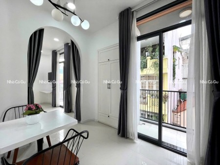 Cho thuê căn hộ ban công full nội thất Nguyễn Văn Mại, P4, Tân Bình