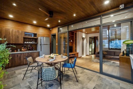 Giá Đang Tốt Trong Tháng Cho Thuê Căn Hộ Luxury 1 Phòng Ngủ Ban Công Gần Sân Bay - Etown Cộng Hoà