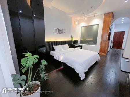 Cho thuê căn hộ 1 phòng ngủ ban công cửa sổ mới 100% nội thất cao cấp đối diện công viên Lê Văn Tám