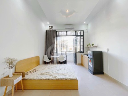 Căn hộ mặt tiền ban công gần trục đường lớn dễ dàng đi các quận ( Gần CĐ Cao Thắng, BV Sài Gòn)