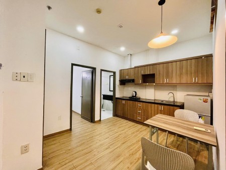 Cho thuê căn hộ 2 PN thoáng mát gần Bùi Viện, Bitexco, có thang máy