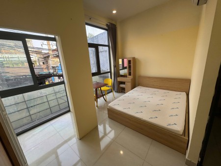 Trống lại căn studio Cửa sổ Lớn Đường Bến Vân Đồn kv an ninh yên tĩnh