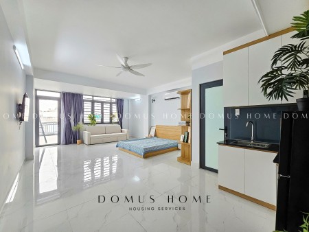 Cho thuê căn hộ mini siêu rộng, bancon siêu to đùng gần sát Vincom Quận 7