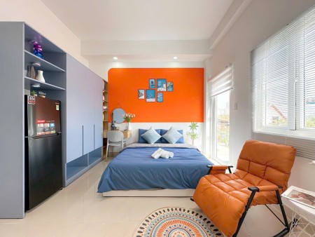 Studio full nội thất, cửa sổ thoáng mát tại quận 8