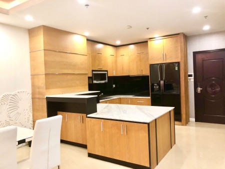Cho thuê căn hộ Royal City 3 ngủ, full đồ diện tích 138m2