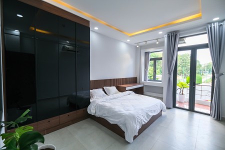 Cho thuê căn hộ cao cấp quận 1, 1PN 65m2, Ban công, view Công viên, Lê Văn Tám, Gần Hồ Con Rùa