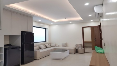 Cho thuê căn hộ dịch vụ nội thất hiện đại, mới tinh tại Đội Cấn, Ba Đình, 75m2, 2PN