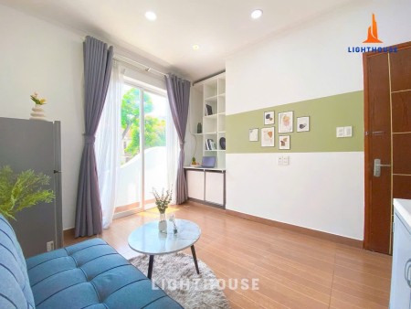 Cho thuê căn hộ dịch vụ với 1 phòng ngủ và ban công, full nội thất gần LOTTE Mart Tân Bình