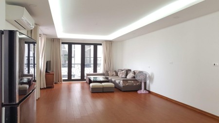 Cho thuê căn hộ dịch vụ tại Từ Hoa, Tây Hồ, 110m2, 2PN, đầy đủ nội thất