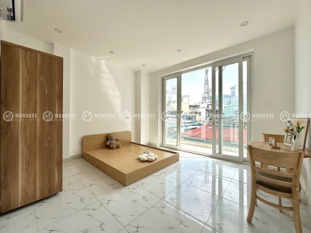  Căn hộ studio xinh xẻo 35m², ban công thoáng mát vô cùng. Phòng Mới keng từng milimet luôn!