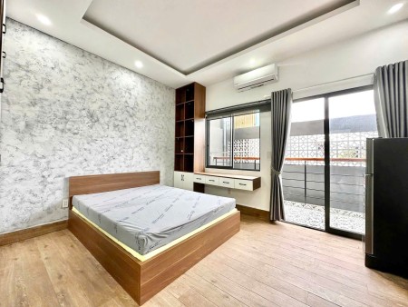 Cho thuê 1PN - Ban công, máy giặt riêng - Đường xe hơi tại trung tâm Quận 3