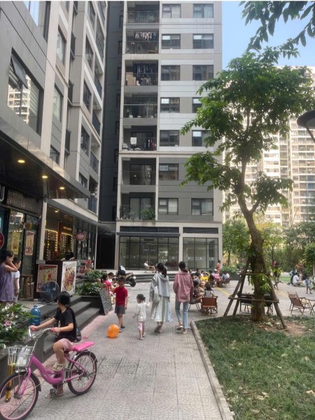 Cho thuê shop đế căn góc giá tốt