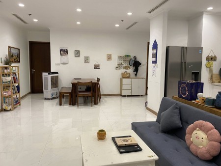 English Below - Cho thuê Căn hộ 4PN có 2 ban công rộng Full NT tại Vinhomes Central Park