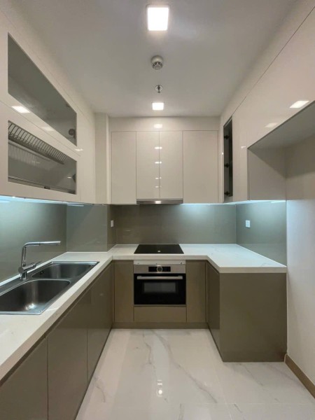 English below - Căn hộ tháp Landmark 81 3PN nội thất cơ bản giá 39.5 tr, tầng cao vew sông xịn xò.