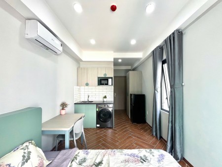 Toà nhà mới - Studio ban công, máy giặt riêng, thang máy ở P12, Bình Thạnh