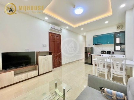 Căn hộ 2 phòng ngủ cao cấp có ban công ngay sân bay Tân Sơn Nhất Tân Bình