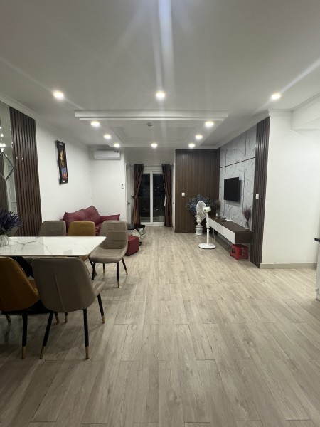 Cho thuê chung cư Phúc Yên 2, 70m2 2 phòng ngủ 2 nhà wc đầy đủ nội thất, chính chủ