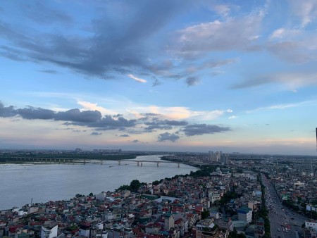 Chính chủ: Cho thuê căn hộ 2PN tầng cao view sông Hồng, full nội thất cao cấp