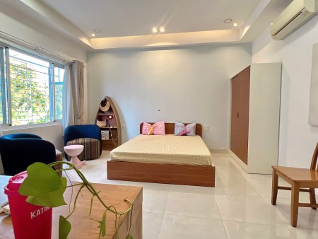 Cho thuê căn hộ studio tách bếp, full nội thất, máy giặt riêng ngay đối diện RMIT