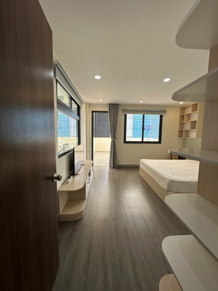 Căn hộ 1PN riêng, tách bếp - Ngay trên trục đường Cửu Long - Kế bên sân bay TSN