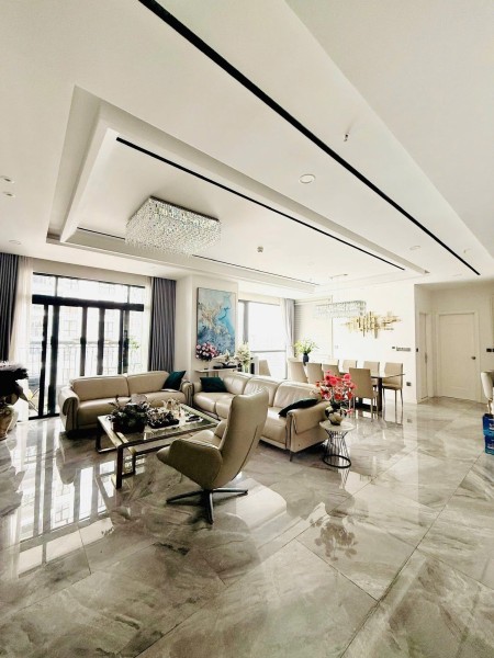 Cho thuê căn hộ 3pn - 4pn sáng Royal City 72A Nguyễn Trãi