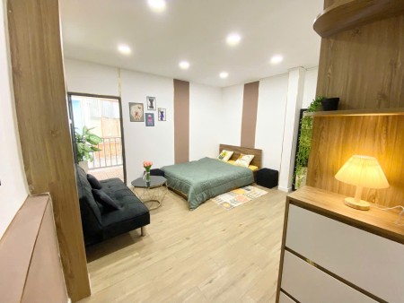 Studio cao cấp full nội thất - Ban công riêng, tách bếp - Sát Nguyễn Văn Trỗi, Phú Nhuận
