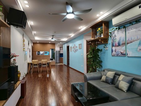 Cho thuê căn 3 ngủ 105m full đồ siêu đẹp toà sky central 176 Định Công 15tr tháng