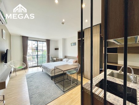 Cho thuê căn hộ ban công full nội thất ngay Cách Mạng Tháng Tám - Công viên Lê Thị Riêng