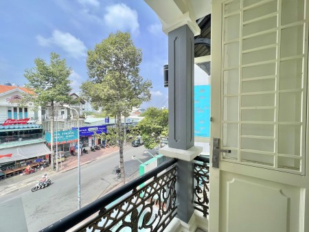 Ban công thoáng mát KDC Nam Long, gần cầu Phú Mỹ, đi đâu cũng tiện