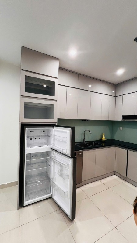 Cho thuê CC 2PN, 1VS, 55m2 tại S302, trung tâm Vinhomes Smart City, full đồ, gần trường học