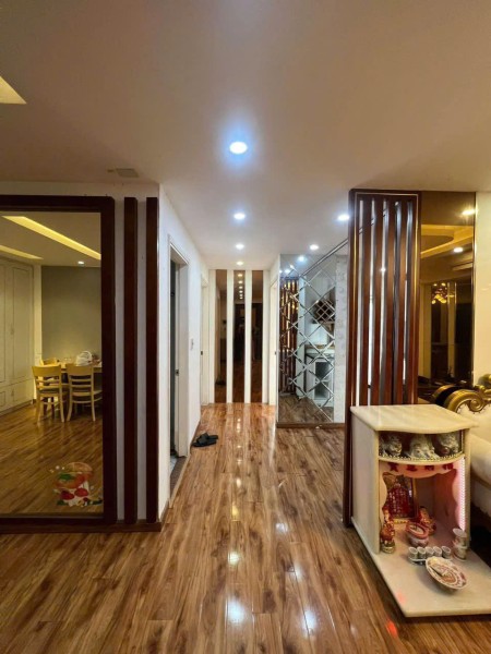Ruby Garden, Nguyễn Sỹ Sách 10tr/th
