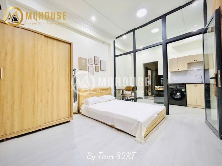 Căn hộ 1PN vách kính – Full nội thất – Ban công & cửa sổ thoáng mát.