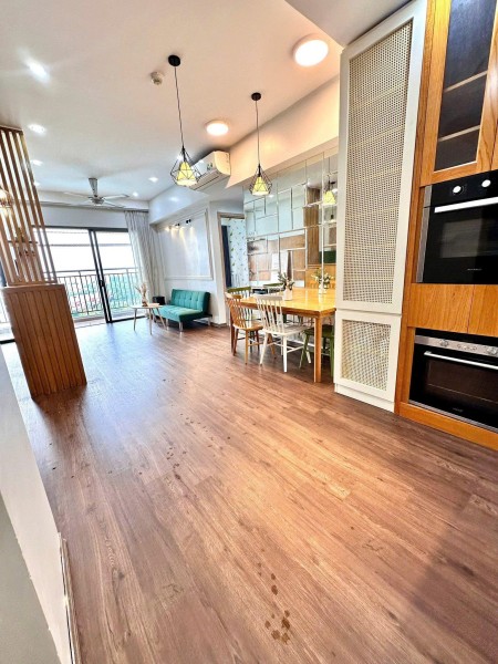 Satra Eximland, Phan Đăng Lưu, Phú Nhuận: 98m2, 2p ngủ lớn, NTCC, 18tr/th