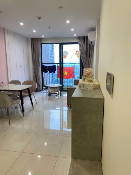 Chính chủ cho thuê căn hộ 2N1WC S201 full nội thất cao cấp 9.5 tr/th Vinhomes Smart City