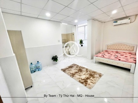 Cho Thuê Căn Hộ Giá Rẻ Rộng 35m2, Cửa Sổ Đón Nắng, Full Nội Thất, Thuận Tiện Di Chuyển Các Quận