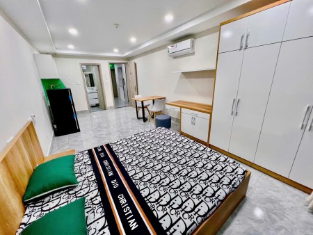 Nhượng phòng 2 ban công gần ĐH Văn Lang & HUTECH