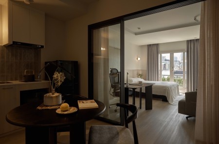 Cho thuê căn hộ 1PN full nội thất cao cấp, ban công thoáng mát Nguyễn Thái Bình quận 1 gần Bùi Viện