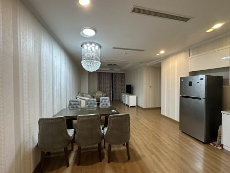 Cho thuê căn góc tầng trung Royal City 3 phòng ngủ full ánh sáng tự nhiên