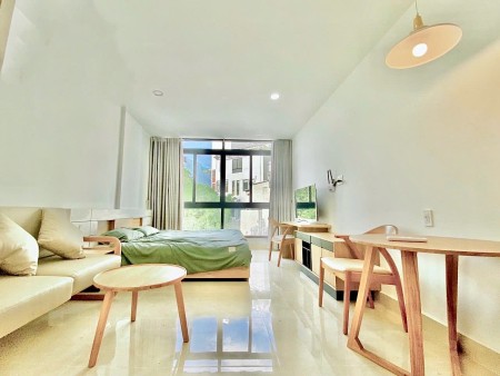 CH xinh - Nội thất xịn, DT 40m2, hầm xe, thang máy, bãi đỗ ô tô - Nguyễn Ngọc Phương, gần Q1