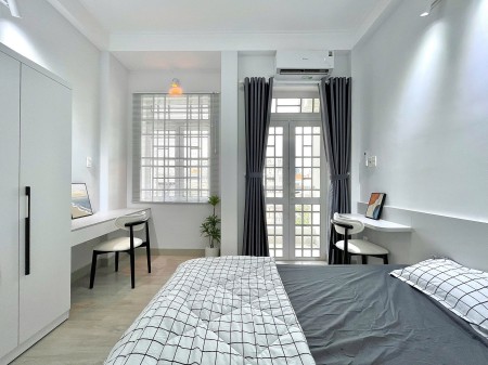 Căn hộ 2 phòng ngủ có ban công full nội thất Bình Thạnh gần Đại học Hutech