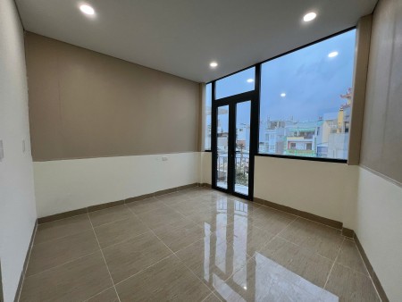 4 căn hộ trống – Kinh doanh tốt – Giá tốt để ở Chu Văn An