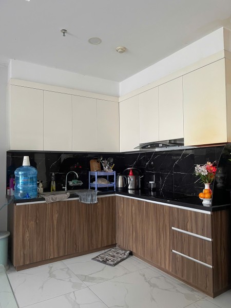Cho thuê căn hộ 3pn 100m2 tầng cao tại mặt tiền Phạm Văn Đồng full nội thất 12 Tr/tháng