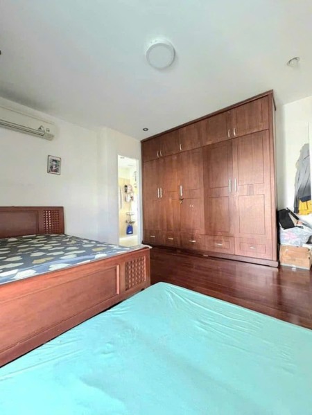 Chung cư 10A Trần Nhật Duật,Tân Định,Q1: 70m2, 2p ngủ, NT, 11tr5/th