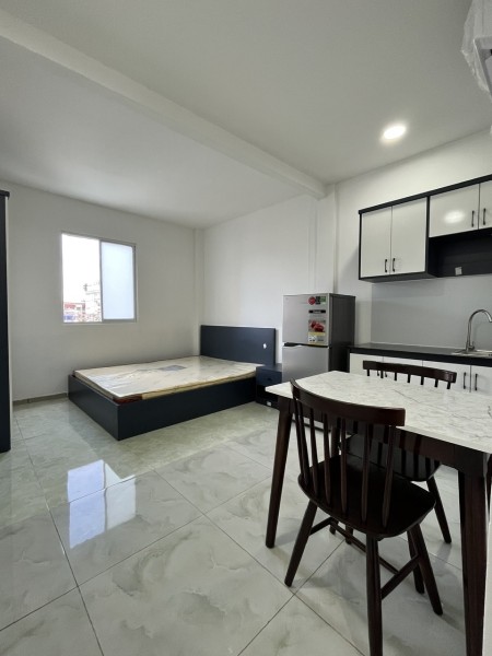 Cho thuê căn hộ 2 Phòng ngủ Cửa sổ thoáng Q10 gần ĐH Kinh tế UEH, ĐH Huflit, ĐH Hoa Sen