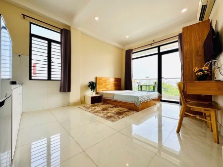 Thuê căn hộ Studio Ban công, full nội thất Q4 gần cầu Kênh Tẻ, ĐH Luật, ĐH Nguyễn Tất Thành