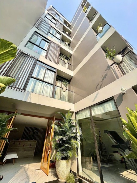 Studio Luxury - Full nội thất - 35m² - Ngay Q1 - Ban công - Thang máy